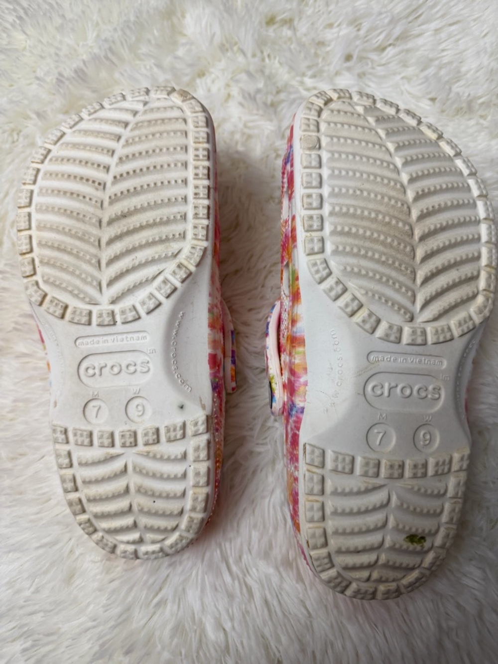 Women Tie-Dye Crocs Clog Sandals - White Multicolor Size 9 - Picture 9 of 9